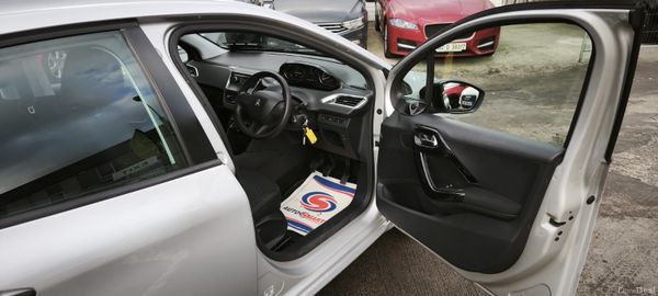Peugeot 208 2015 AA APPROVED 387098491