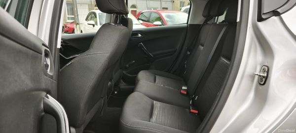 Peugeot 208 2015 AA APPROVED 387098497