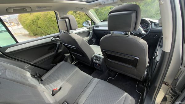 2017 2.0TDI Volkswagen Tiguan (Sunroof Model) 387142433