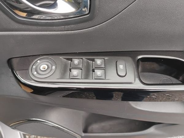 Renault Captur 2016 387101587