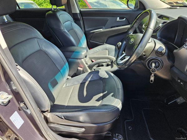 Kia Sportage 2013 1.7 EX model only 118klm 387123675