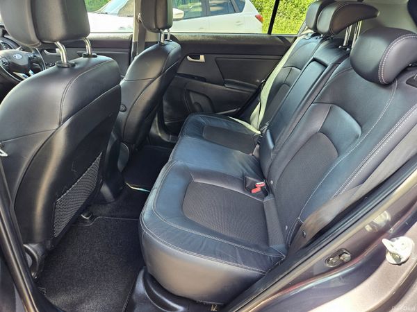Kia Sportage 2013 1.7 EX model only 118klm 387123771