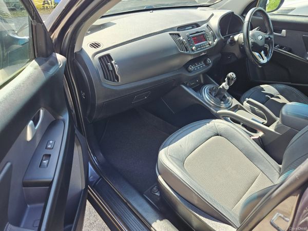 Kia Sportage 2013 1.7 EX model only 118klm 387123773
