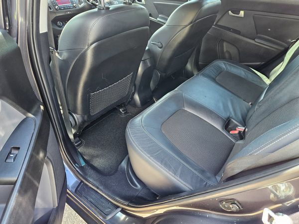 Kia Sportage 2013 1.7 EX model only 118klm 387123727