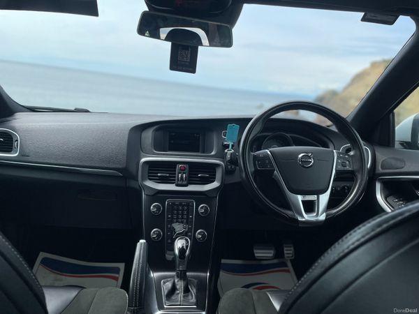 162 Volvo V40 R-Design.. Auto.. Low KMs.. 1 Owner 387129655