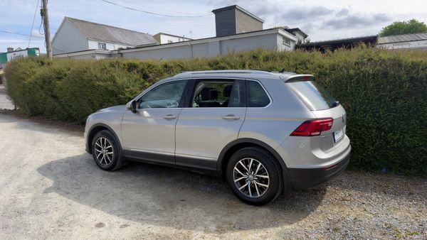 2017 2.0TDI Volkswagen Tiguan (Sunroof Model) 387138305