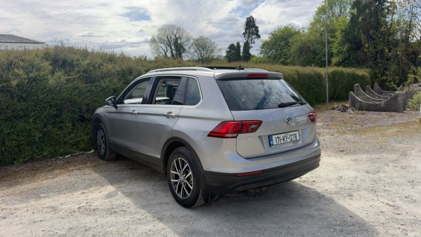 2017 2.0TDI Volkswagen Tiguan (Sunroof Model) 387138493