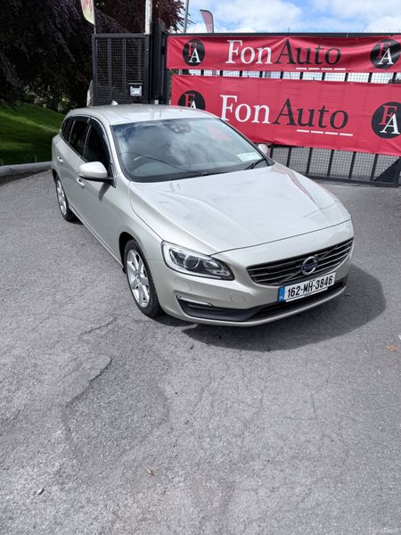 Volvo V60 2.0D SE LUX AUTO Low KMs 387248569