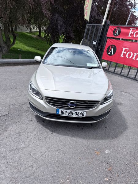 Volvo V60 2.0D SE LUX AUTO Low KMs 387248571
