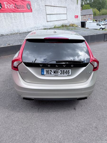 Volvo V60 2.0D SE LUX AUTO Low KMs 387248629