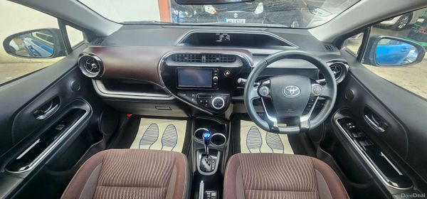 Toyota Aqua Hybrid 387259855