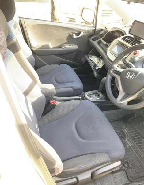 2012 Honda FIT 1.3 Hybrid LOW KILOMETRES 387299849
