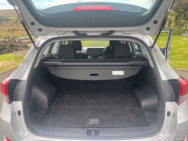 Hyundai Tucson SE Nav 1.7crdi 387340543