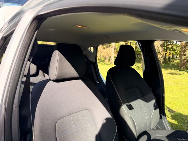 Ford Fiesta 2018 1.1 ZETEC Stunning Car 387344231