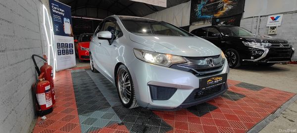 2015 Honda Fit 1.5 Petrol Hybrid- Lowest Milage 387366945