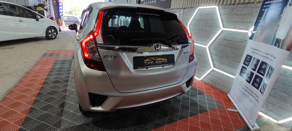 2015 Honda Fit 1.5 Petrol Hybrid- Lowest Milage 387366971