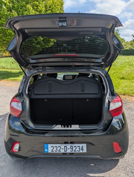 Hyundai i10 Deluxe Plus 2023 387377377