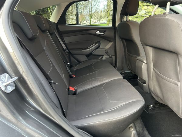 2018 FORD FOCUS ZETEC SERVICE HISTORY 387308421