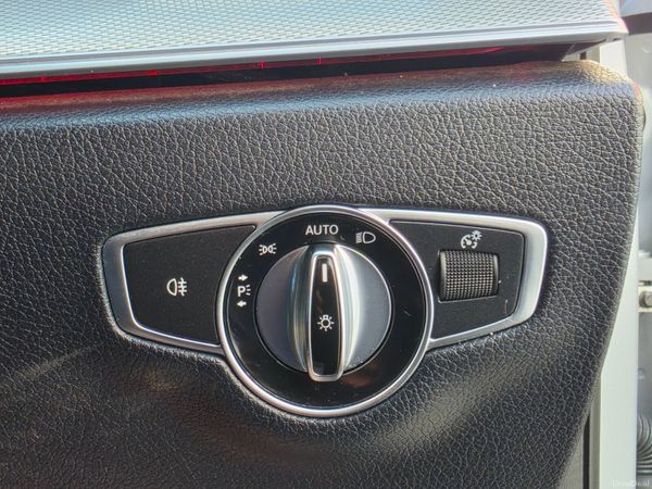 Mercedes-Benz E-Class 2018 387318037