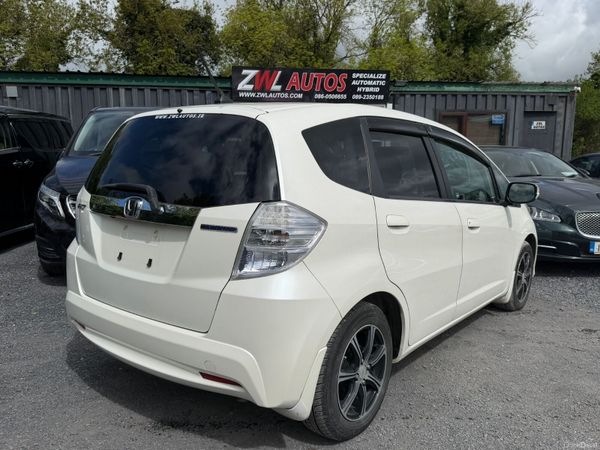 11 HONDA FIT HYBRID 1.3 387442243