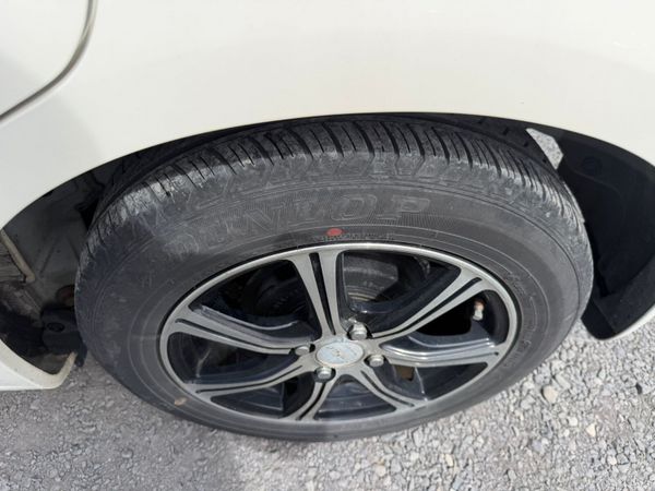 11 HONDA FIT HYBRID 1.3 387442245