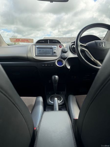 13 HONDA FIT LEATHER SEATS HYBRID 387442361