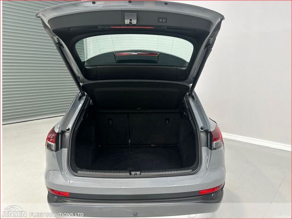 Audi Q4 e-tron 40 Sport SUV w/ Extras Larger Range 387444501
