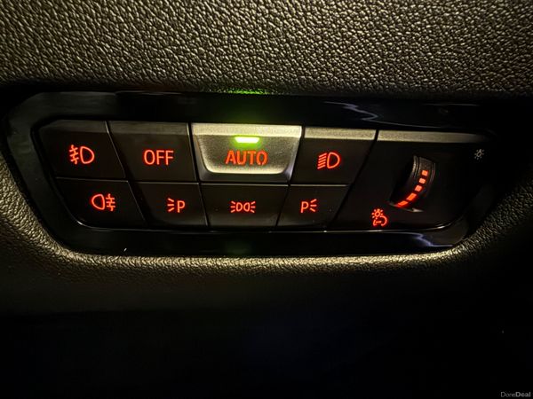221 BMW 330E M-Sport Touring 387446547