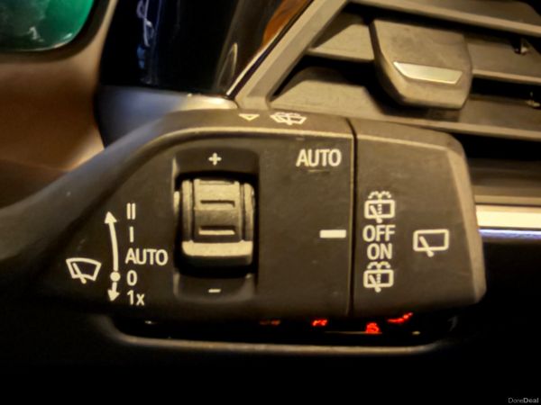 221 BMW 330E M-Sport Touring 387446551