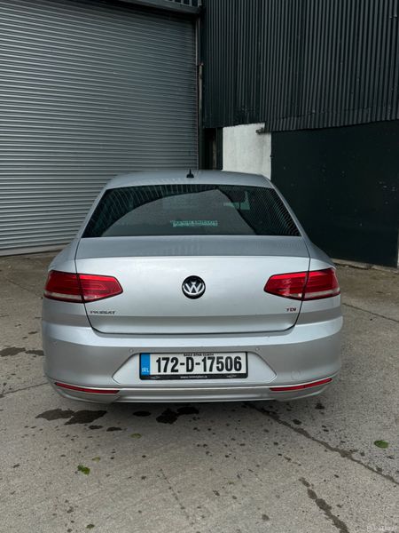 Volkswagen Passat 2017 387449171