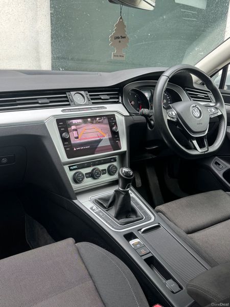 Volkswagen Passat 2017 387449189