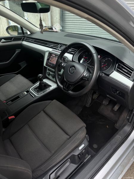 Volkswagen Passat 2017 387449197