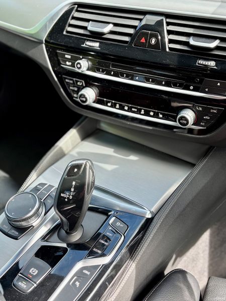 182 BMW 530e M-Sport-Technology Pack Mint 387454139