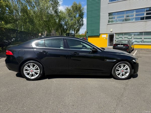 Jaguar XE 2.0D Prestige Automatic 387423195