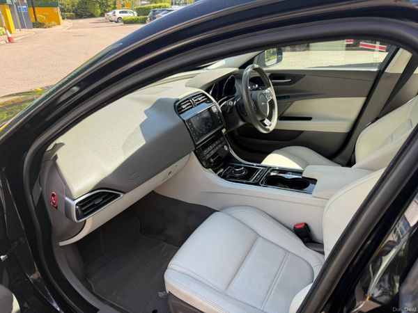 Jaguar XE 2.0D Prestige Automatic 387423201