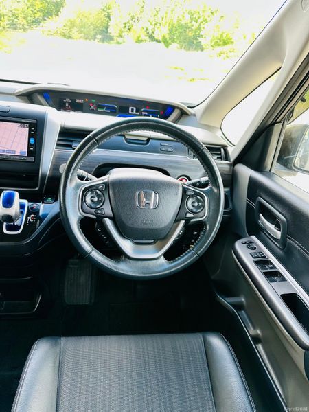 HONDA FREED 2017 1.5L Petrol Hybrid Automatic 387579823