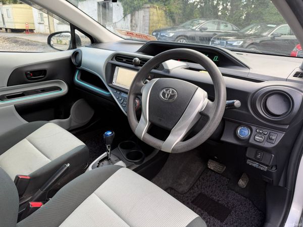 13 TOYOTA AQUA 1.5 HYBRID 387581119