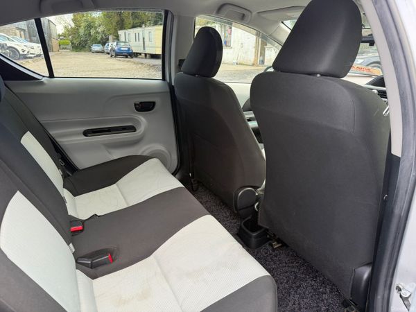 13 TOYOTA AQUA 1.5 HYBRID 387581123