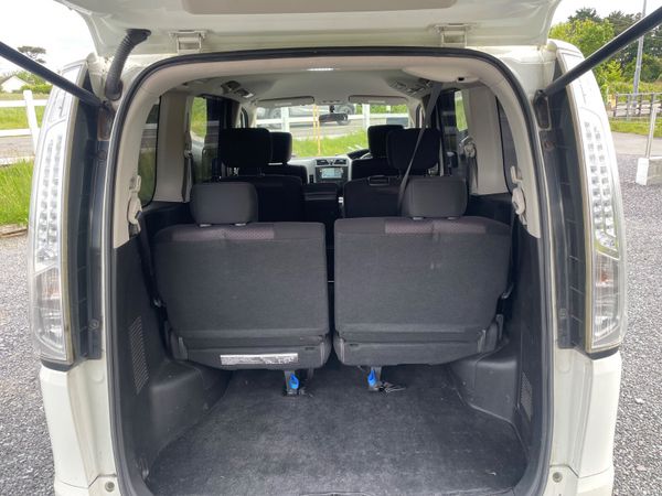 Nissan Serena 2013 hybrid 8 seater 387591401