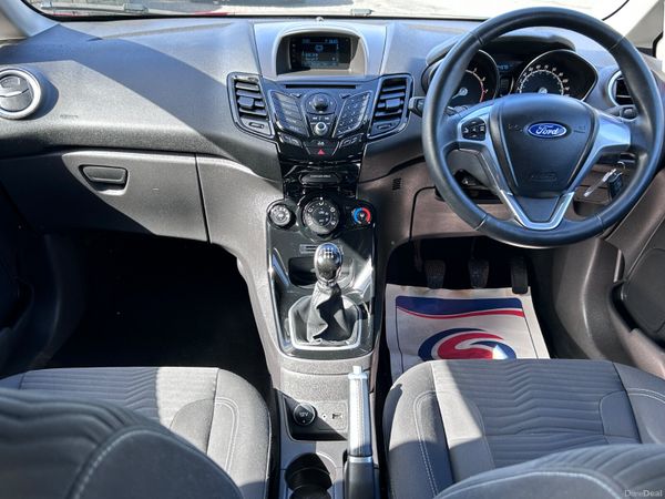 2014 Ford Fiesta Argento Zetec 1.25 387502467