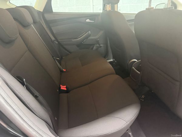 Ford Focus 2017 387685061