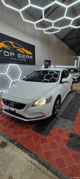 2013 Volvo V40 1.6 Petrol Automatic 387685267
