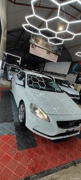 2013 Volvo V40 1.6 Petrol Automatic 387685271