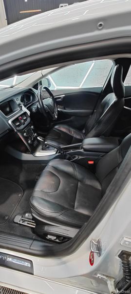 2013 Volvo V40 1.6 Petrol Automatic 387685285