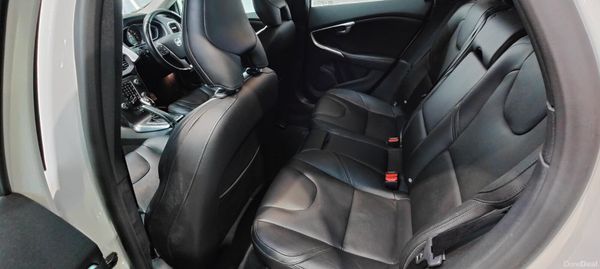2013 Volvo V40 1.6 Petrol Automatic 387685287