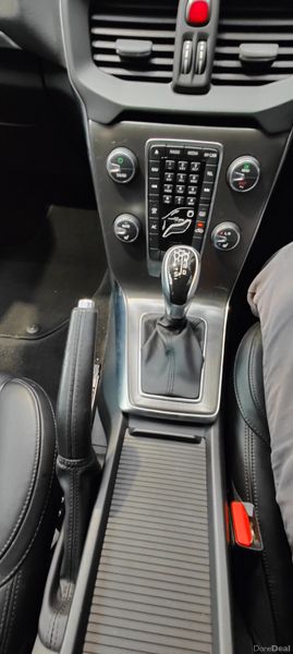 2013 Volvo V40 1.6 Petrol Automatic 387685293