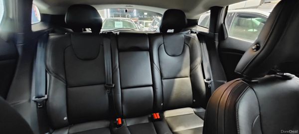 2013 Volvo V40 1.6 Petrol Automatic 387685303