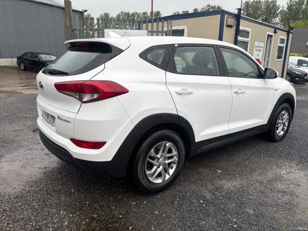 2017 Hyundai Tucson  1.7 387688389