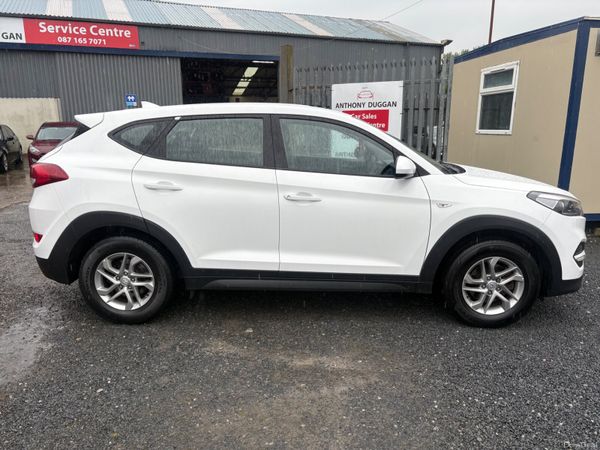 2017 Hyundai Tucson  1.7 387688391