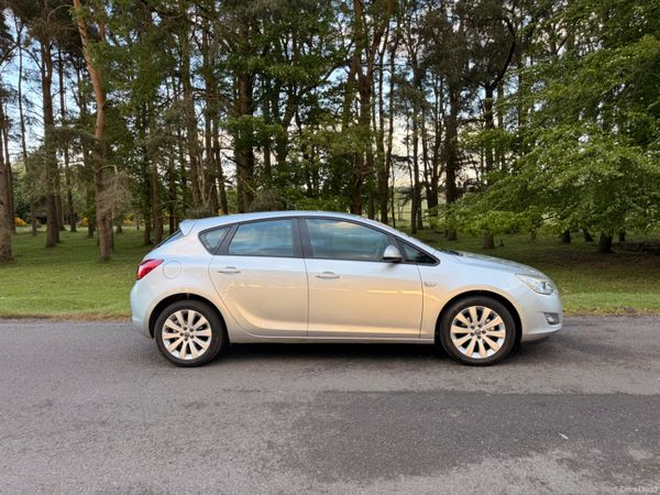 Opel Astra 2011 Diesel 387689153